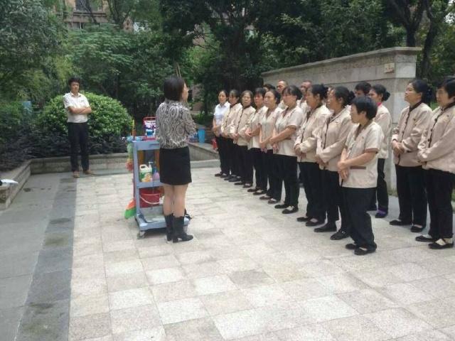 現(xiàn)代技術(shù)重塑物業(yè)管理行業(yè) 未來社區(qū)的智慧蛻變